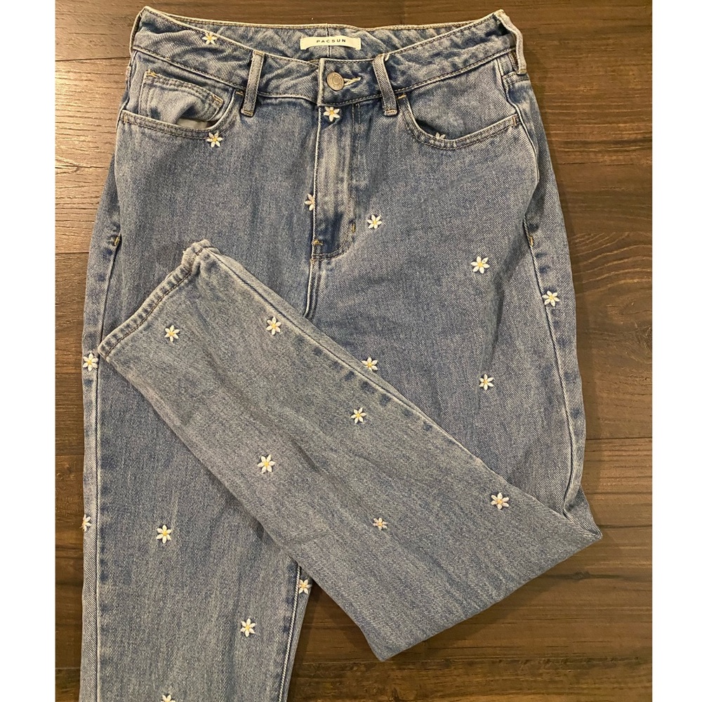 PacSun Raining Daisys Mom Jeans